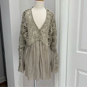 J Gee bohemian embroidered Raw Hem long sleeve beige size small